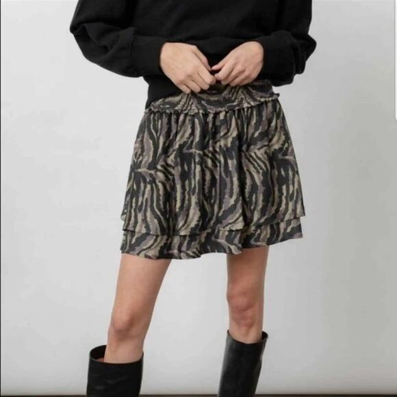 Rails Addison Skirt in Olive Bengal Satin Smocked Animal Print size Medium - Picture 1 of 11